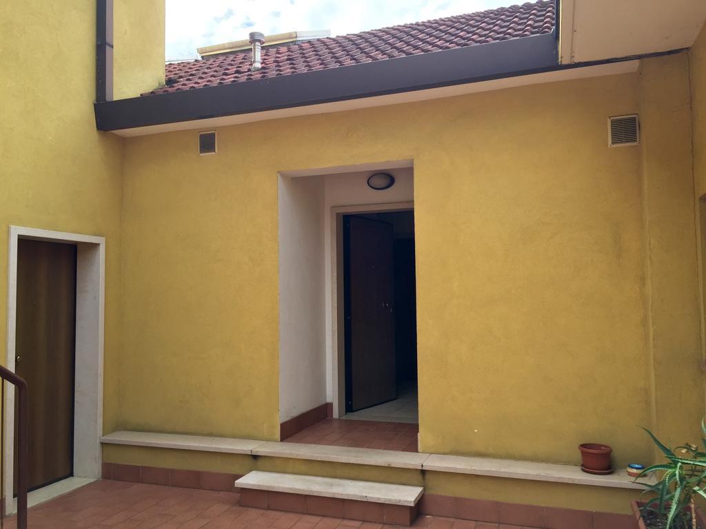 Flats4Rent Tommaso Apartment Verona Ngoại thất bức ảnh